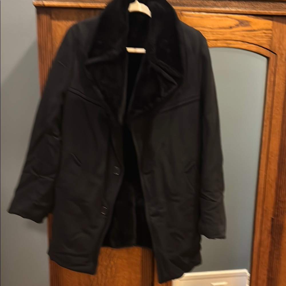 Gucci Women's Elegant Black Pea Coat